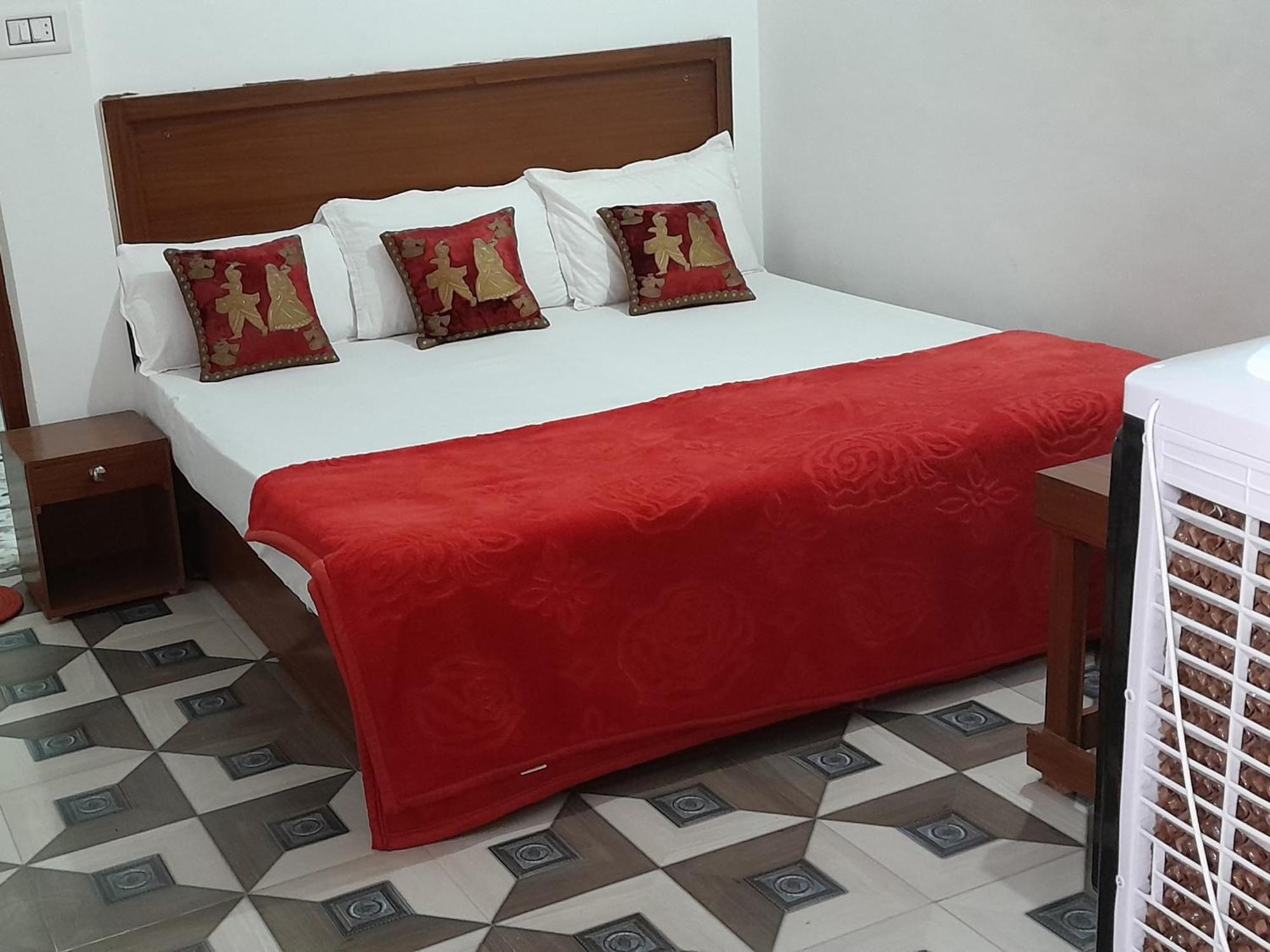 Rani Palace Khajuraho Room photo